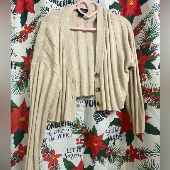 Creamy button up sweater - Picture 2 of 2